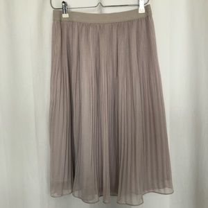 NWT H&M pleat midi skirt size 8